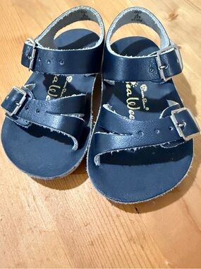 Navy sun San sandals